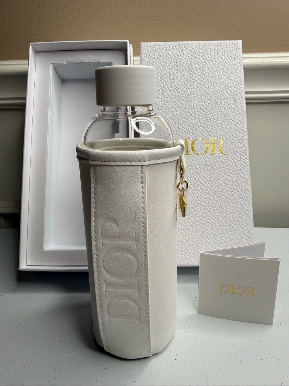 NIB Dior Glass Water Bottle With White Lid and Carrying Case - Picture 8 of 10